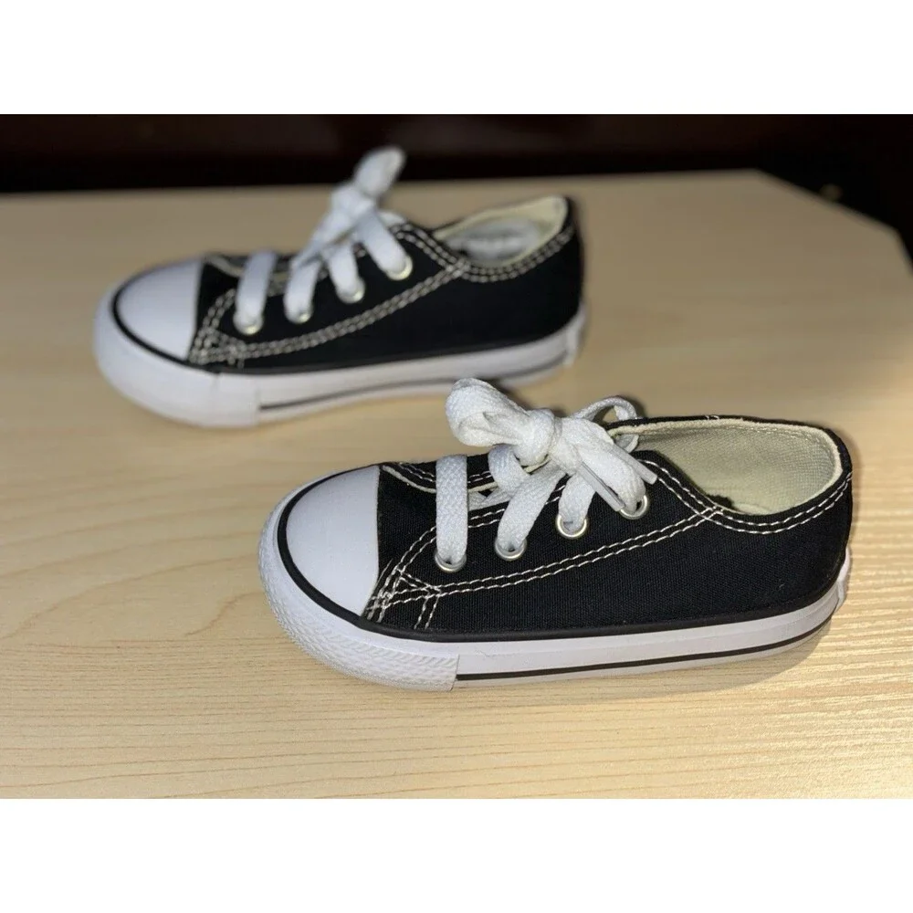 New Converse Infant Child Black Low Top Chucks Size 6 Retail $30